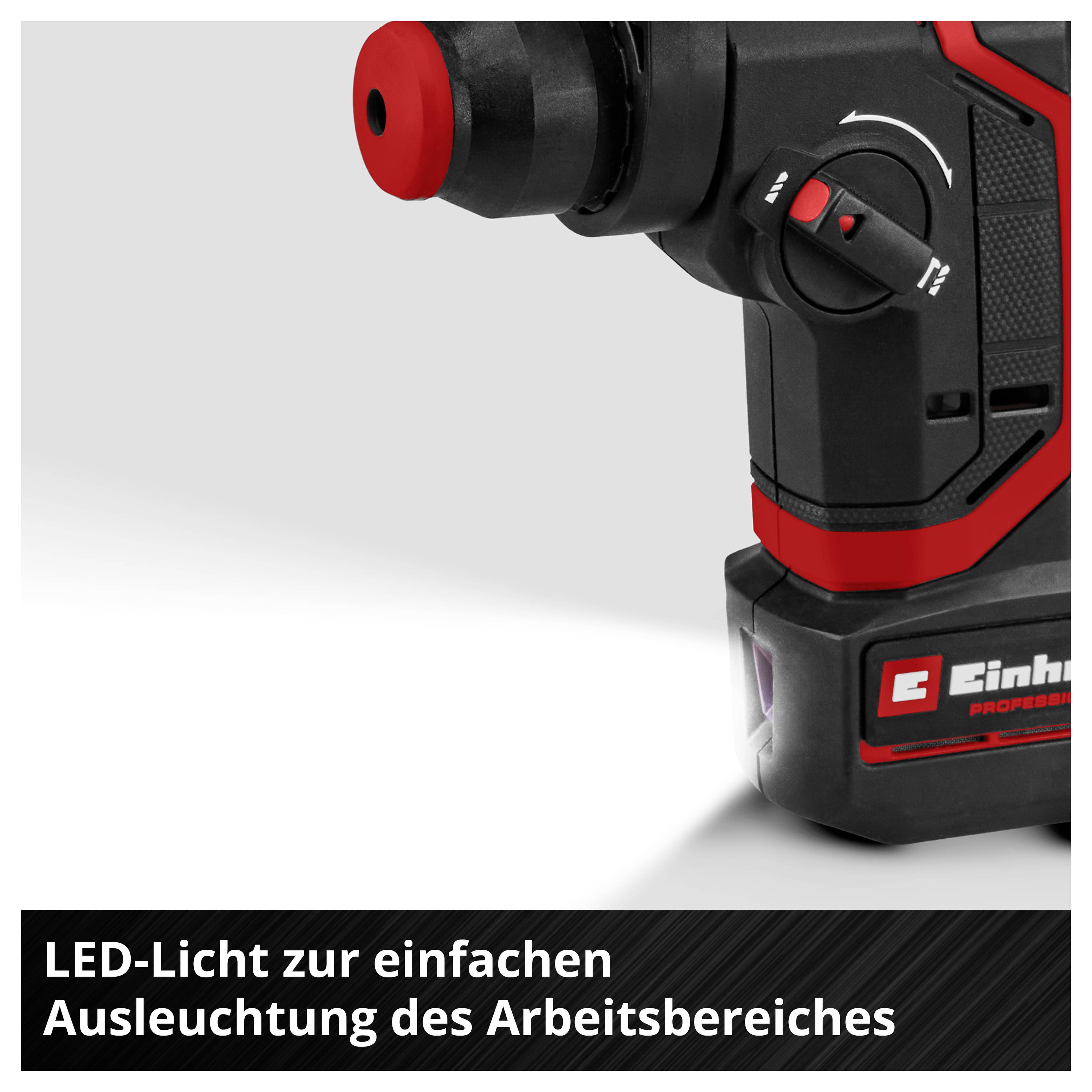 Accu-boormachine met LED-licht voor verlichting van het werkgebied.