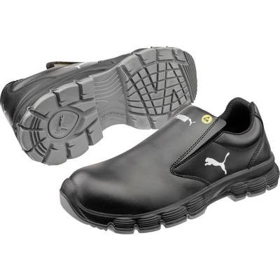 Zwarte Puma instapwerkschoenen getoond van boven en zool, met dik textuur loopvlak voor grip.