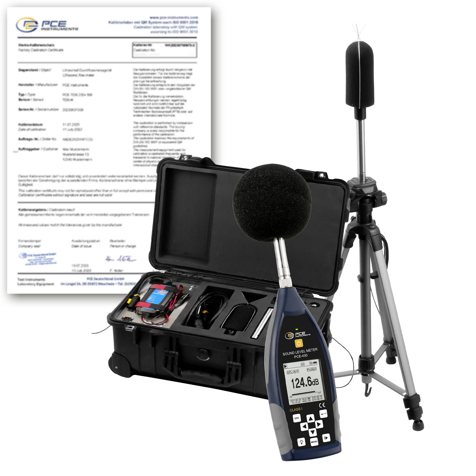 Geluidsniveaumetermeter-kit met microfoon en statief, getoond met een kalibratiecertificaat en transportkoffer, met een weergave van 124,6 dB