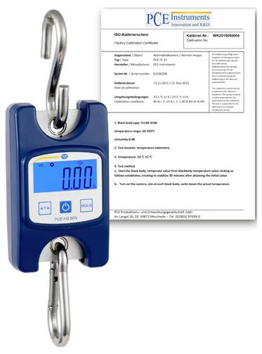 Blauwe hangweegschaal met digitale display met aanduiding 0.00 naast een PCE Instruments ijkcertificaat.