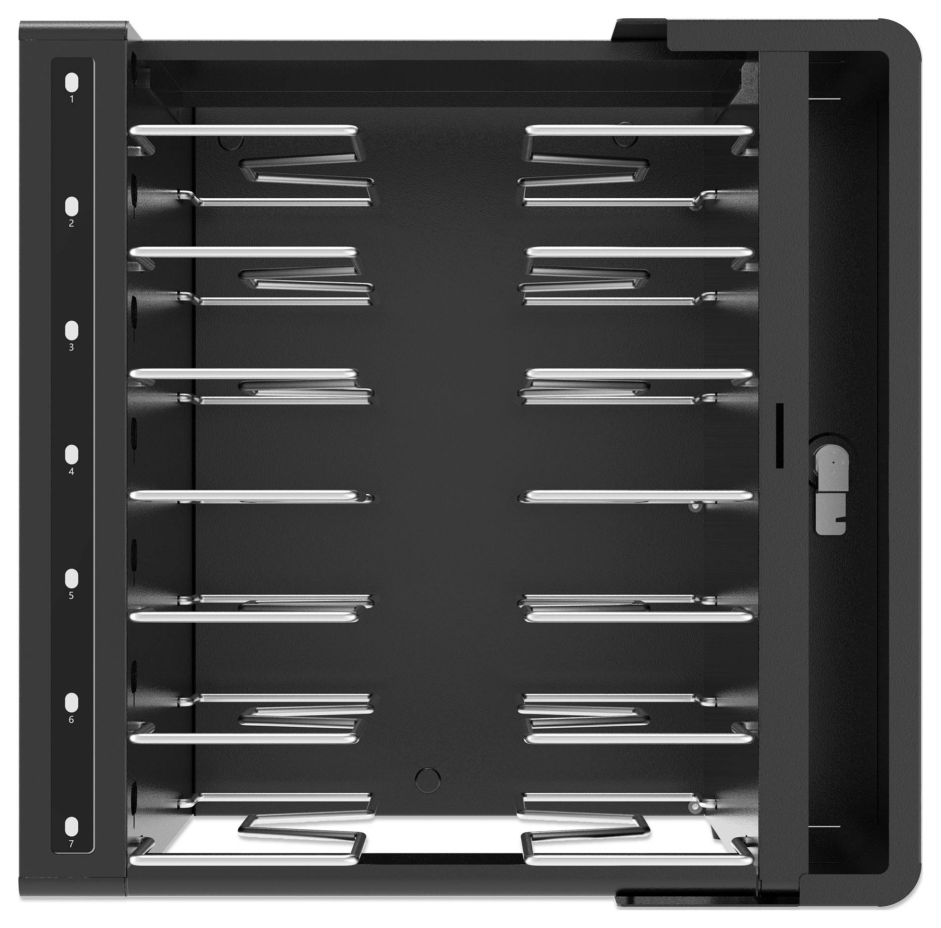 Zwarte werkblad-voedseldroogkast of oven met zes chromen roosters en zijknoppen voor bediening, deur open met leeg interieur.