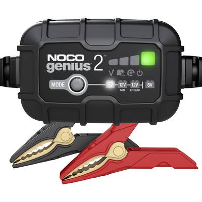 NOCO Genius 2 batterijlader met twee verbonden klemmen, met een verlichte groene statusindicator en modusinstellingen voor 6V, 12V, AGM en lithiumbatterijen.