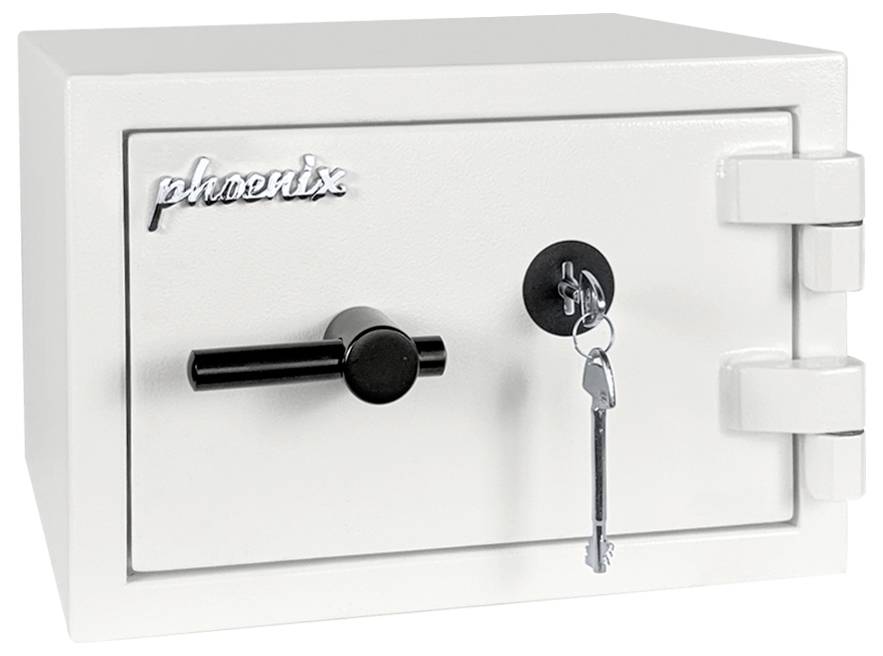 Witte Phoenix kluis met een sleutel in het slot en een zwart handvat op de deur, getoond tegen een eenvoudige achtergrond.