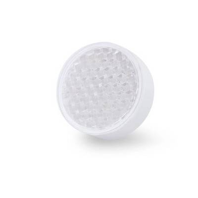 Ronde duidelijke kunststof reflector of lens met een textuurvormig rasteroppervlak op een witte achtergrond.