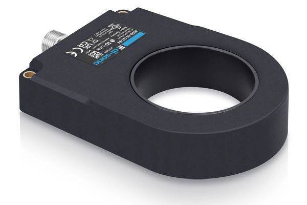 Zwarte industriële sensor met een grote ronde opening en een draadschroefverbinder aan de zijkant, weergegeven op een witte achtergrond.