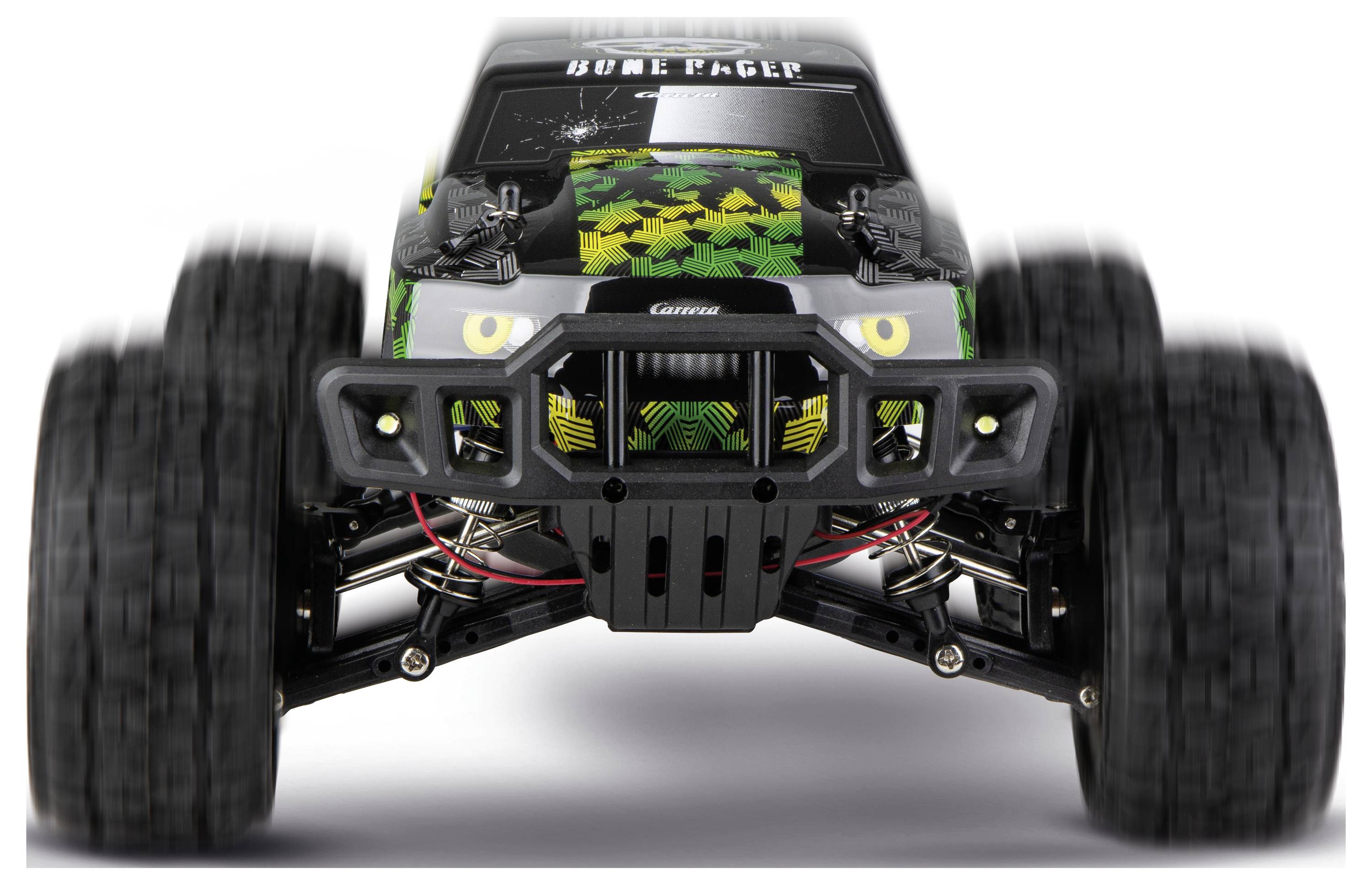 Vooraanzicht van een robuuste terreinwagen monstertrucks-RC-auto met oversized banden, zwart carrosserie en groene camouflageprint op de motorkap.
