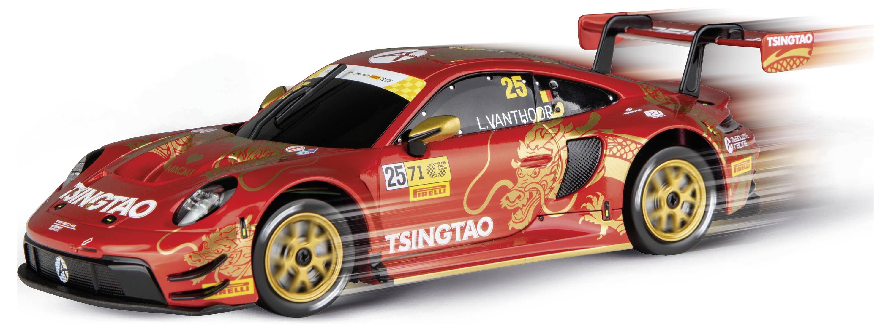 Rode racewagen met gele wielen en nummer 25, gebranded 'TSINGTAO', raasde vooruit met bewegingsonscherpte.