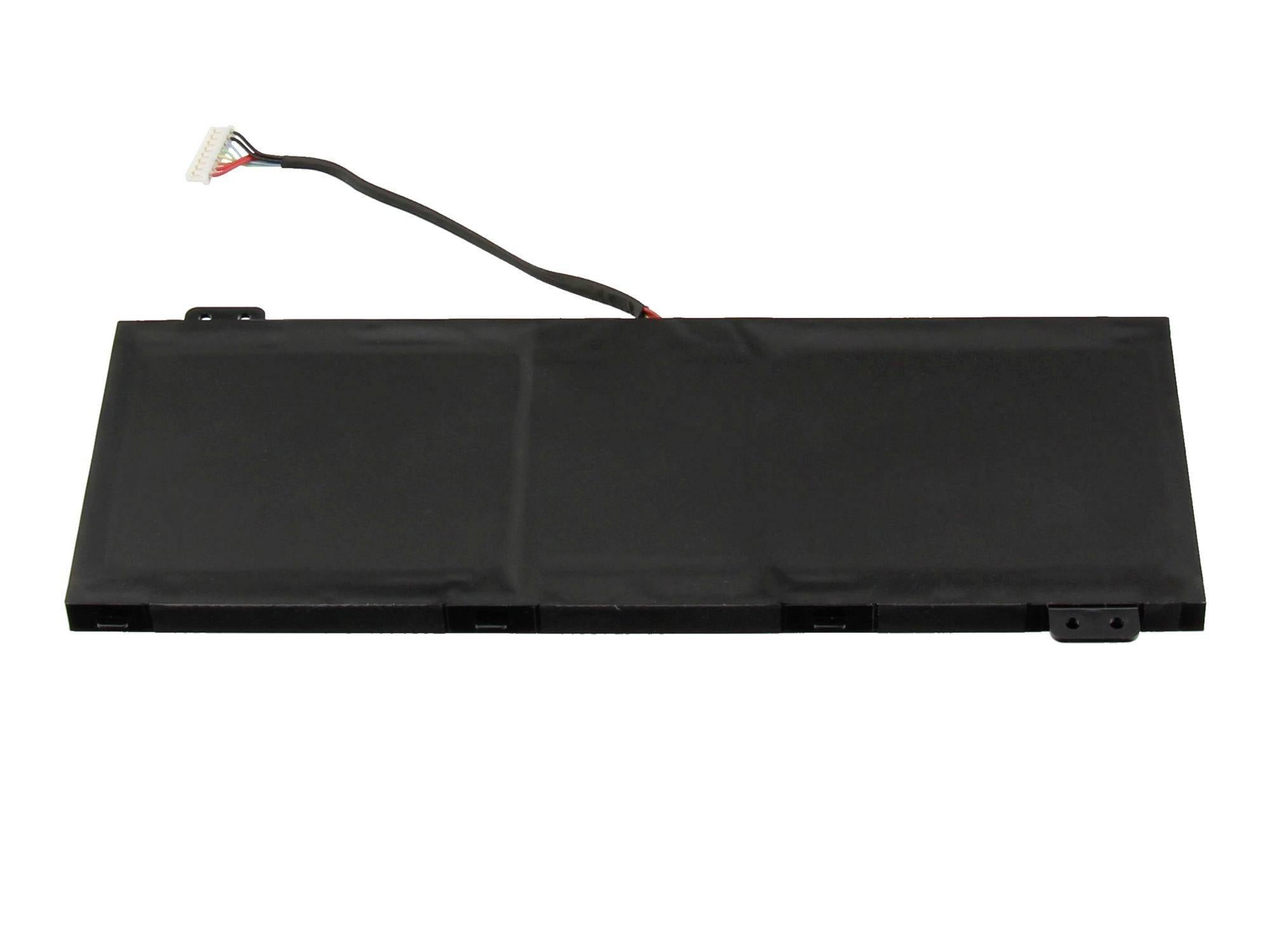 Zwarte rechthoekige laptopbatterij met een aangesloten aansluitingskabel op een witte achtergrond.
