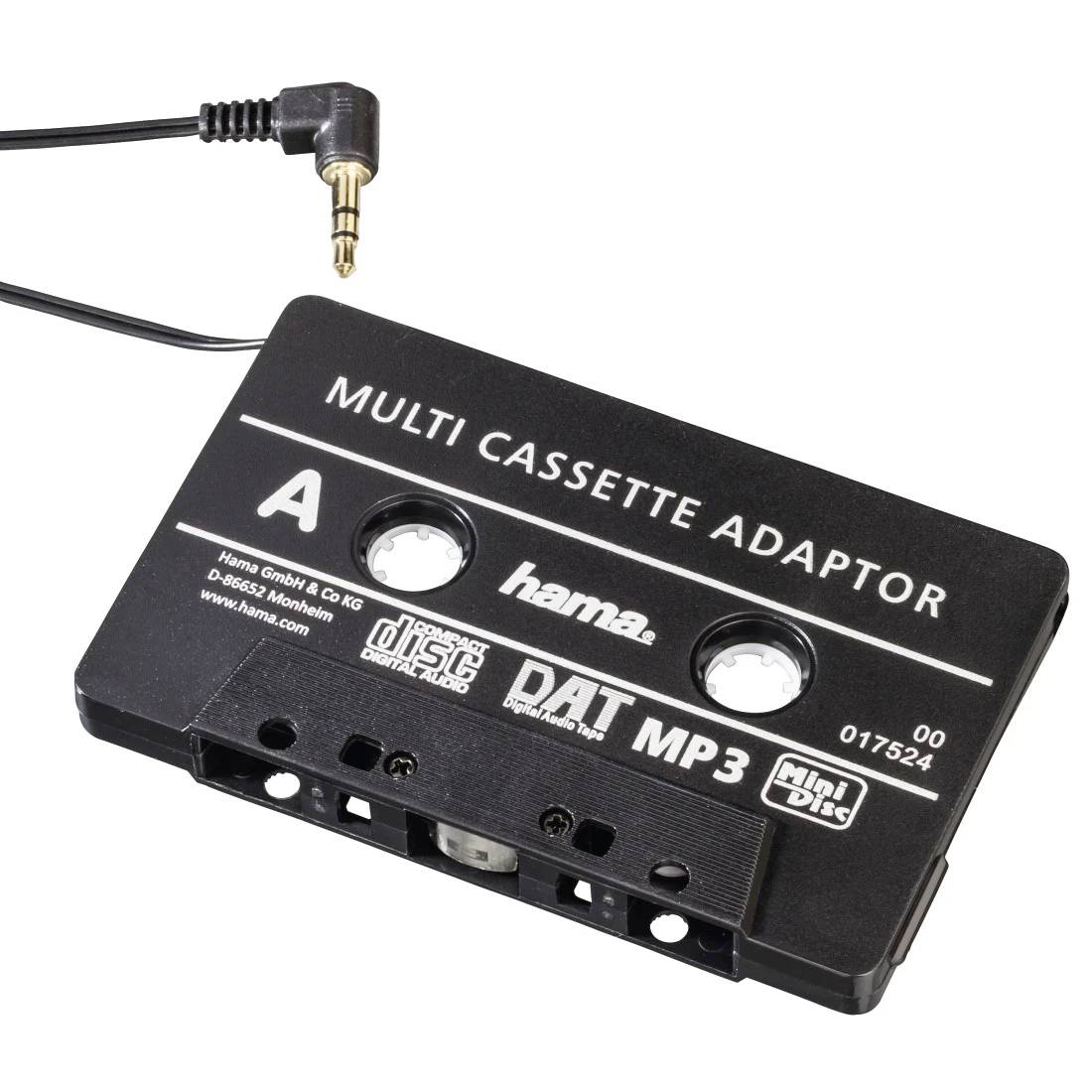 Zwarte 'Multi Cassette Adaptor' voor autostereo's, met 3,5 mm audiostekker en cassettebandvormig lichaam met label Hama.