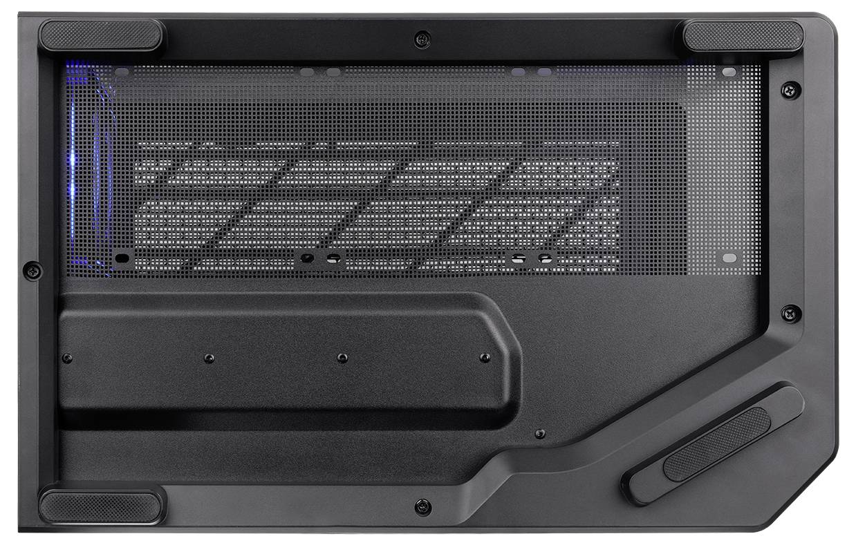 Zijkant van een zwart pc-behuizing met een meshpaneel, zichtbare blauwe LED-verlichting en een groot zijuitsnijding voor luchtdoorvoer.