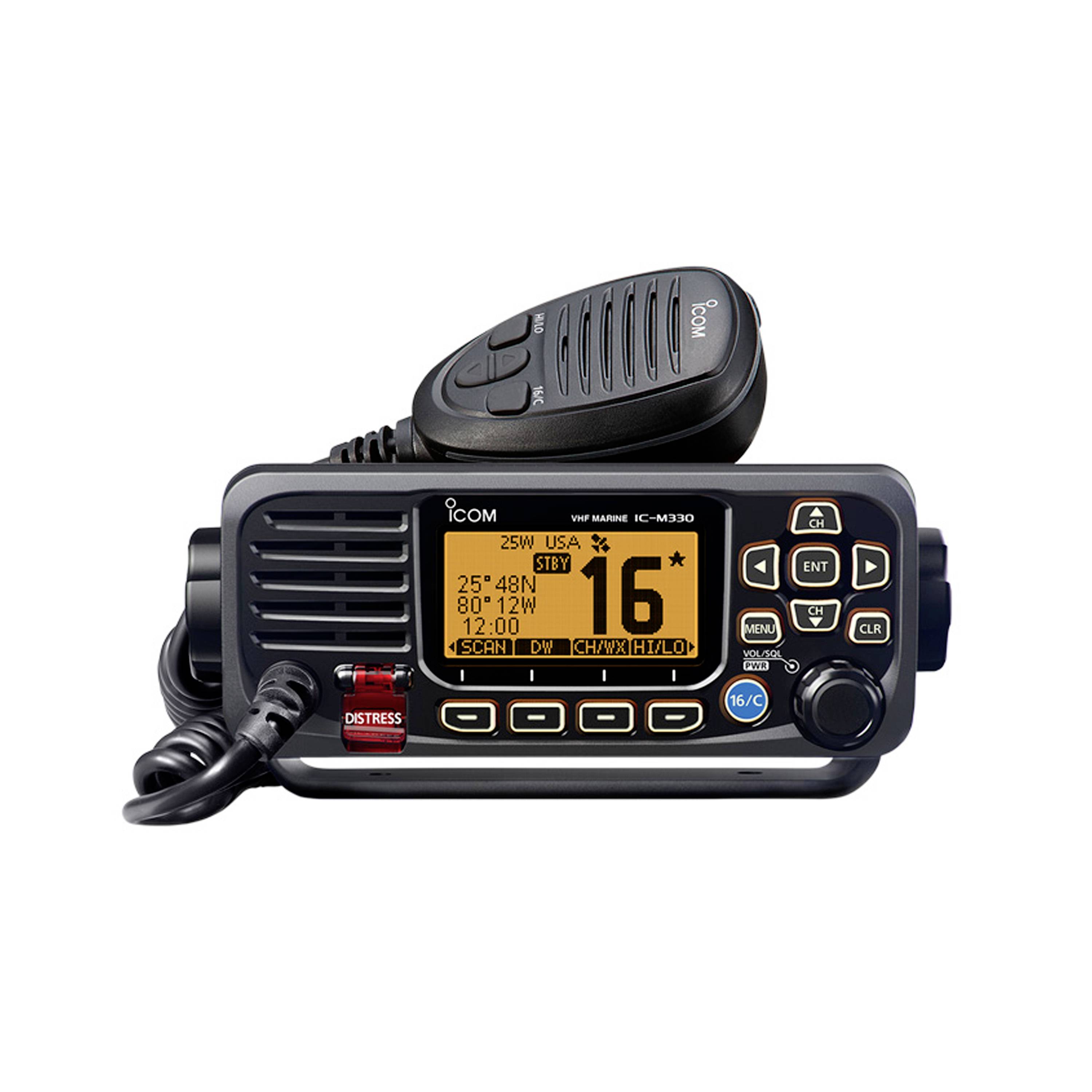 Voorwaarts gericht Icom marine VHF-radio met draagbare microfoon, verlichte oranje display die kanaal 16 toont en meerdere bedieningsknoppen.
