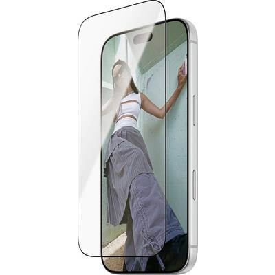 Smartphoneschermprotector weergegeven op een telefoon, met een vrouw die een foto van het hele lichaam op het display maakt.