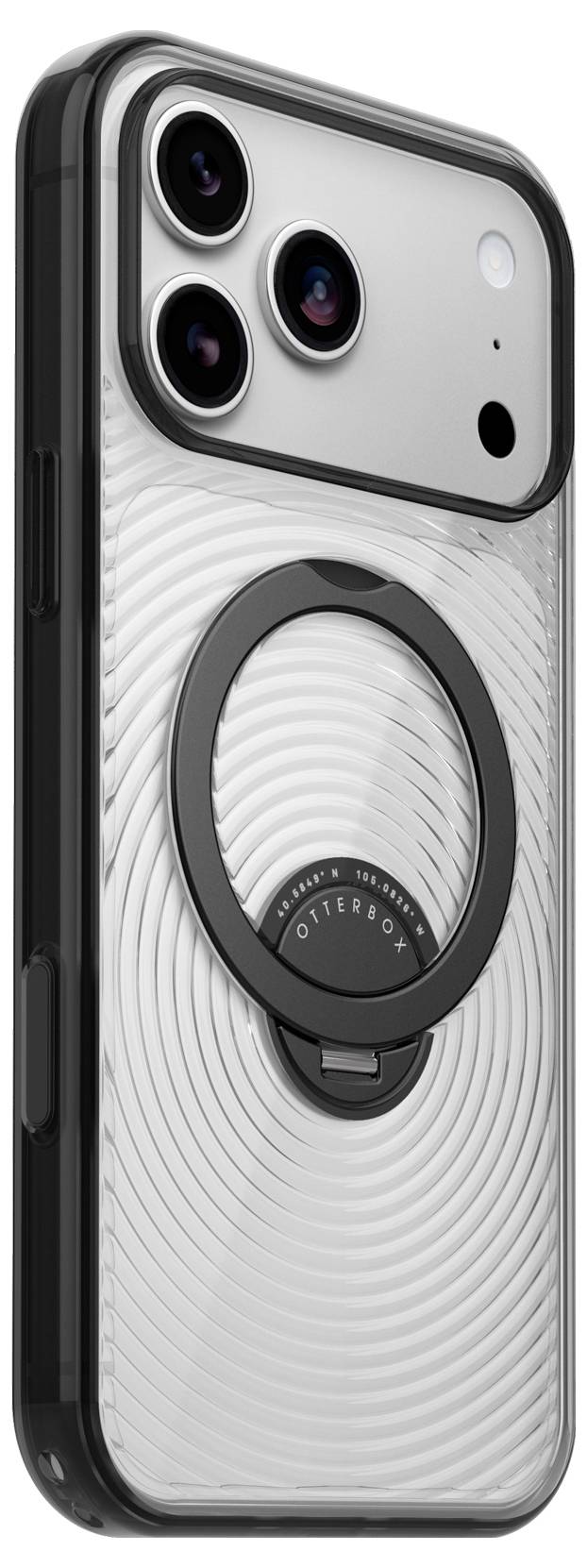 Achterkant van een zilveren iPhone met een zwarte MagSafe-ring, drie achterrasters en een beschermhoes.