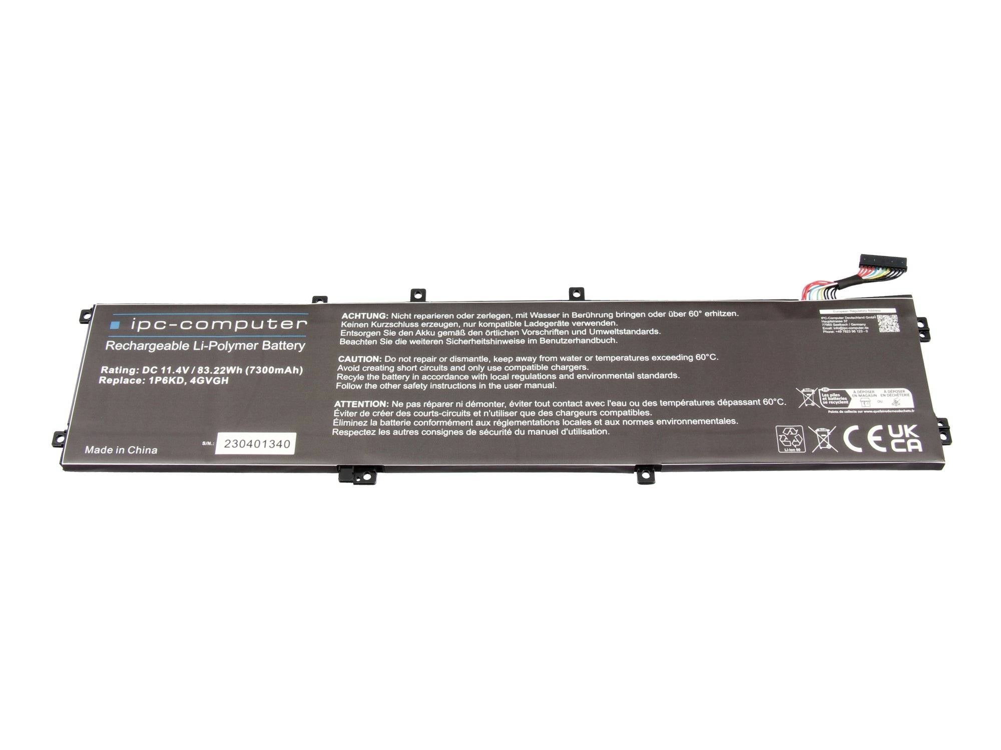 Zwarte oplaadbare laptopbatterij gemarkeerd met ipc-computer, weergegeven op een witte achtergrond met verbindingskabel aan de rechterkant.