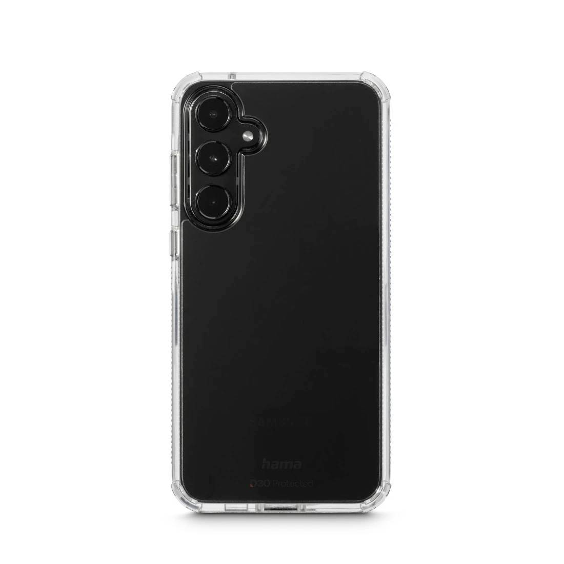 Transparante beschermhoes voor smartphone op een zwarte smartphone, met uitsnede voor achteraanzichtcamera en transparante randen tegen een witte achtergrond.