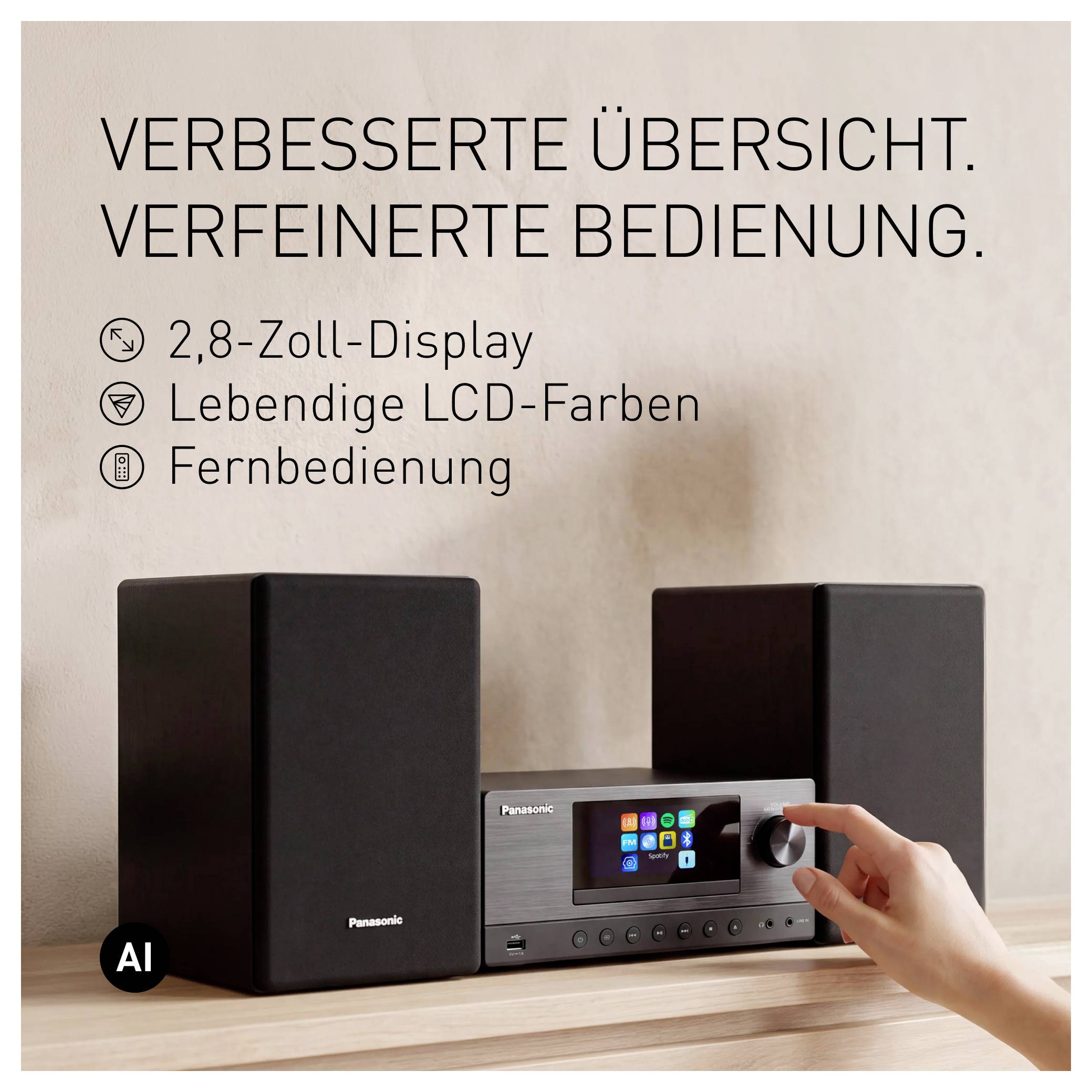 Panasonic stereosysteem met klein display en afstandsbediening, weergegeven met Duitse tekst 'Verbesserte Übersicht. Verfeinerte Bedienung.' met 2,8-inch display, levendige LCD-kleuren en afstandsbediening.