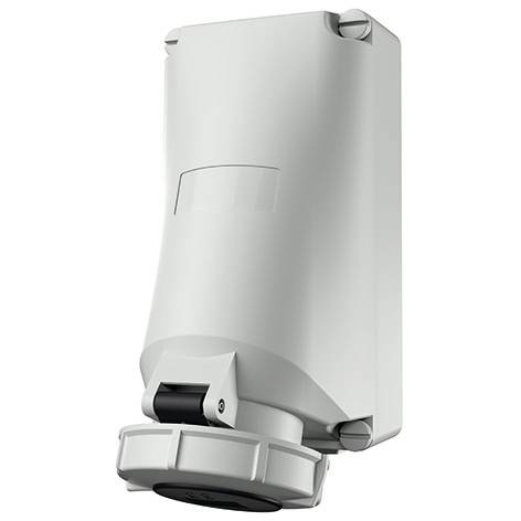 Witte aan de muur gemonteerde elektrische connector of voedingsinlaat met beschermkap, weergegeven op een eenvoudige achtergrond.
