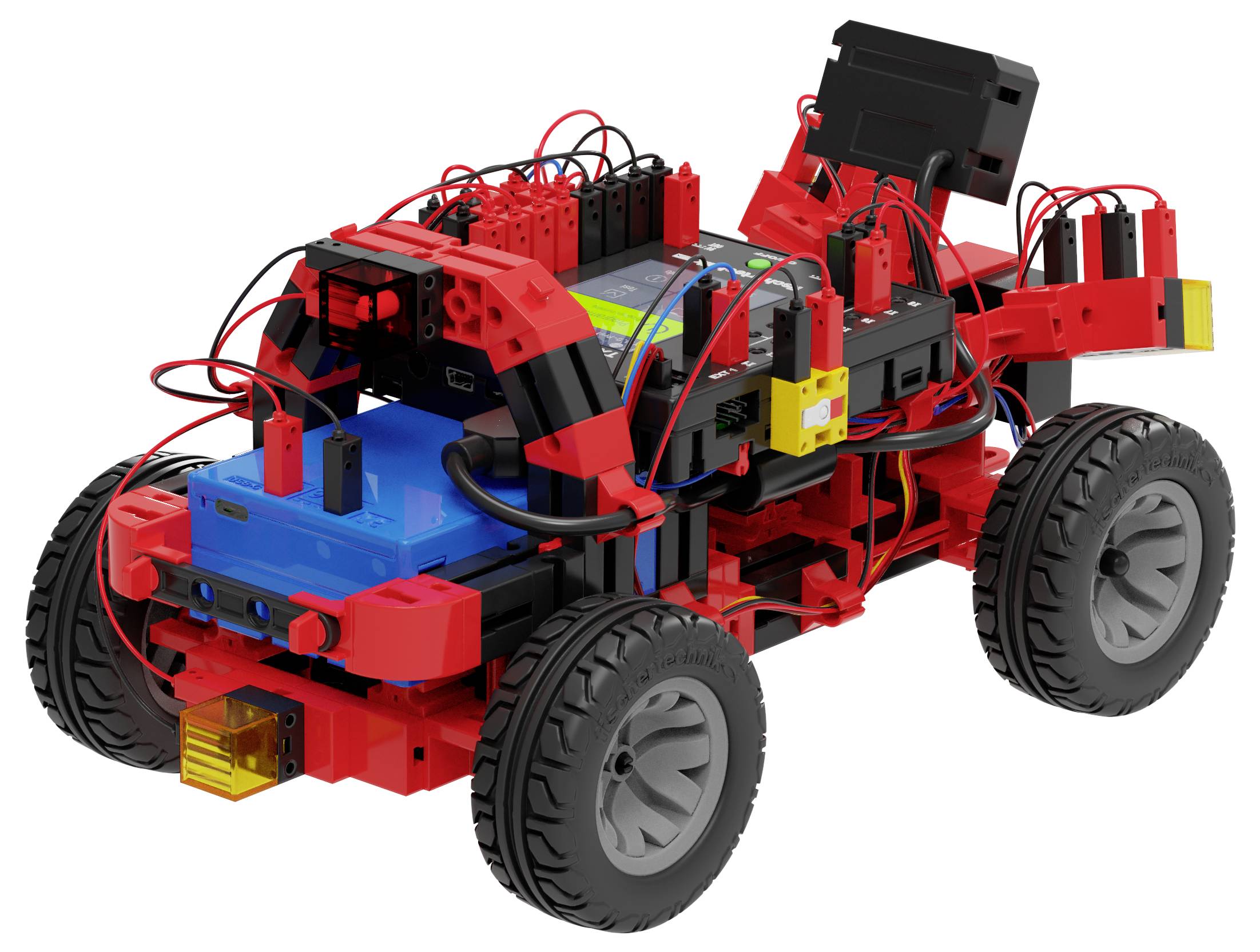 Een rood en zwart LEGO-achtig fourwheeldrive robotauto met zichtbare bedrading, sensoren en elektronische componenten op een witte achtergrond.