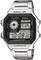 Zilveren Casio-horloge met digitale weergave, 10:08 uur, datum 'ZON 6.30', stopwatch, wereldtijdfunctie, vijf alarmen en verlichting.