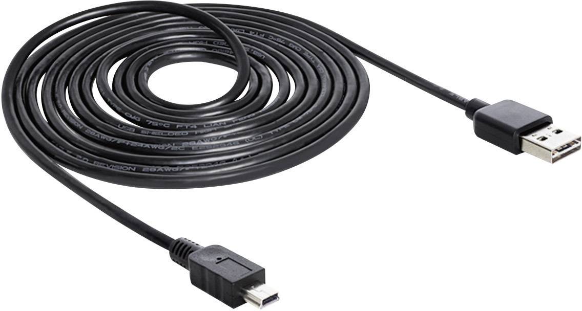 Een zwart USB-kabel met een USB-A-aansluiting aan de ene kant en een Micro-USB-aansluiting aan de andere kant, opgerold weergegeven.