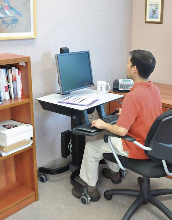 Ergotron WorkFit-C Mobiel zit/sta PC-werkstation  Aantal monteerbare displays: 1 Display(s) 25,4 cm (10") - 76,2 cm (30") Zwart, Grijs In hoogte verstelbaar, Toetsenbordhouder, Kantelbaar, Roteerbaar