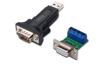 'USB-naar-RS232-adapter': Een zwarte USB-adapter naast een RS232-aansluitplaat met schroefklemmen, voor seriële verbindingen.