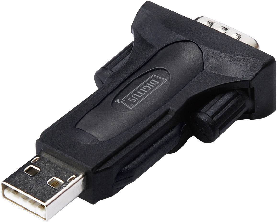 Een zwarte USB-naar-RS232-adapter met een USB-stekker aan de ene kant en een seriële RS232-aansluiting aan de andere kant.