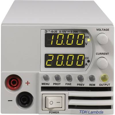 Elektronisch voedingsapparaat toont display met spanning '10,00V' en stroom '20,00A'. Bedieningsknoppen en aansluitingen aan de voorzijde.