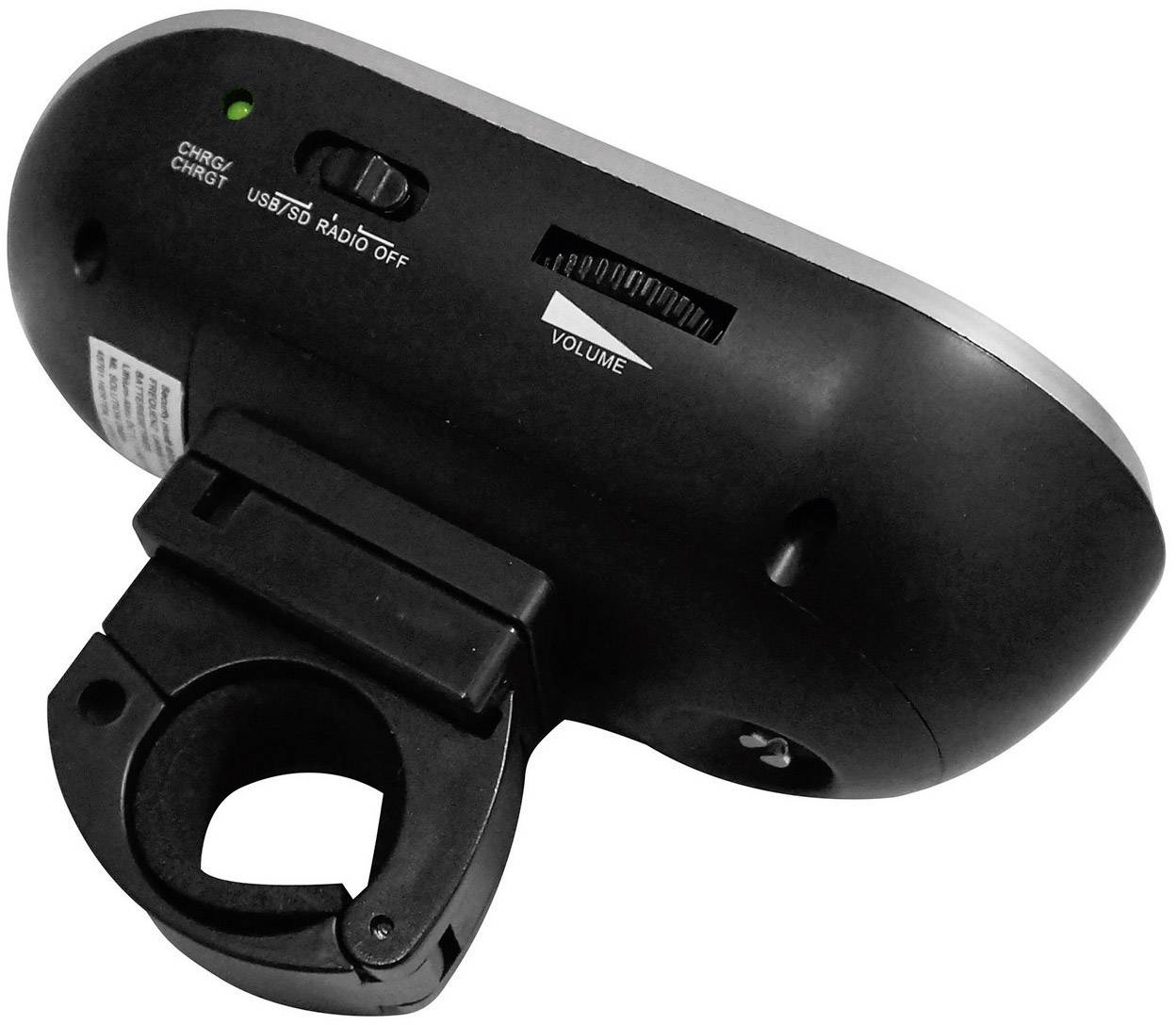 Een draagbare luidspreker in de nabijheid toont schakelaars voor USB/SD, RADIO UIT en een volumeregelaar. Onderaan is een houder bevestigd.