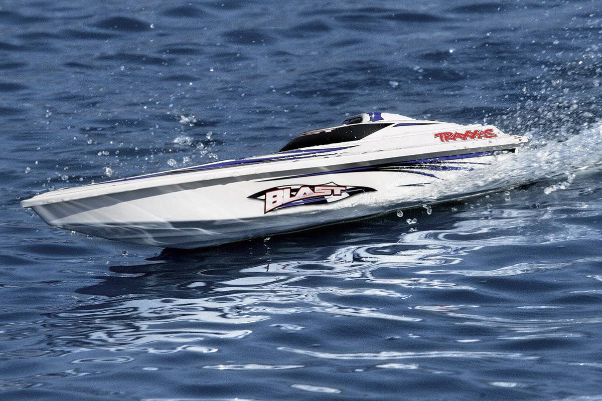 traxxas race boat