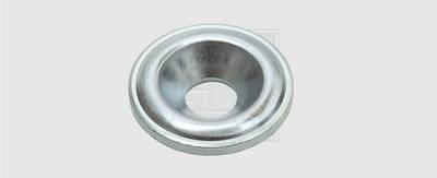 Een zilveren, rond metalen onderdeel met een gat in het midden, waarschijnlijk een sluitring, op een grijze achtergrond.
