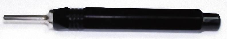 Een zwart, pen-achtig apparaat met een metalen punt, mogelijk een soldeerbout of een gereedschap voor precisiewerk.
