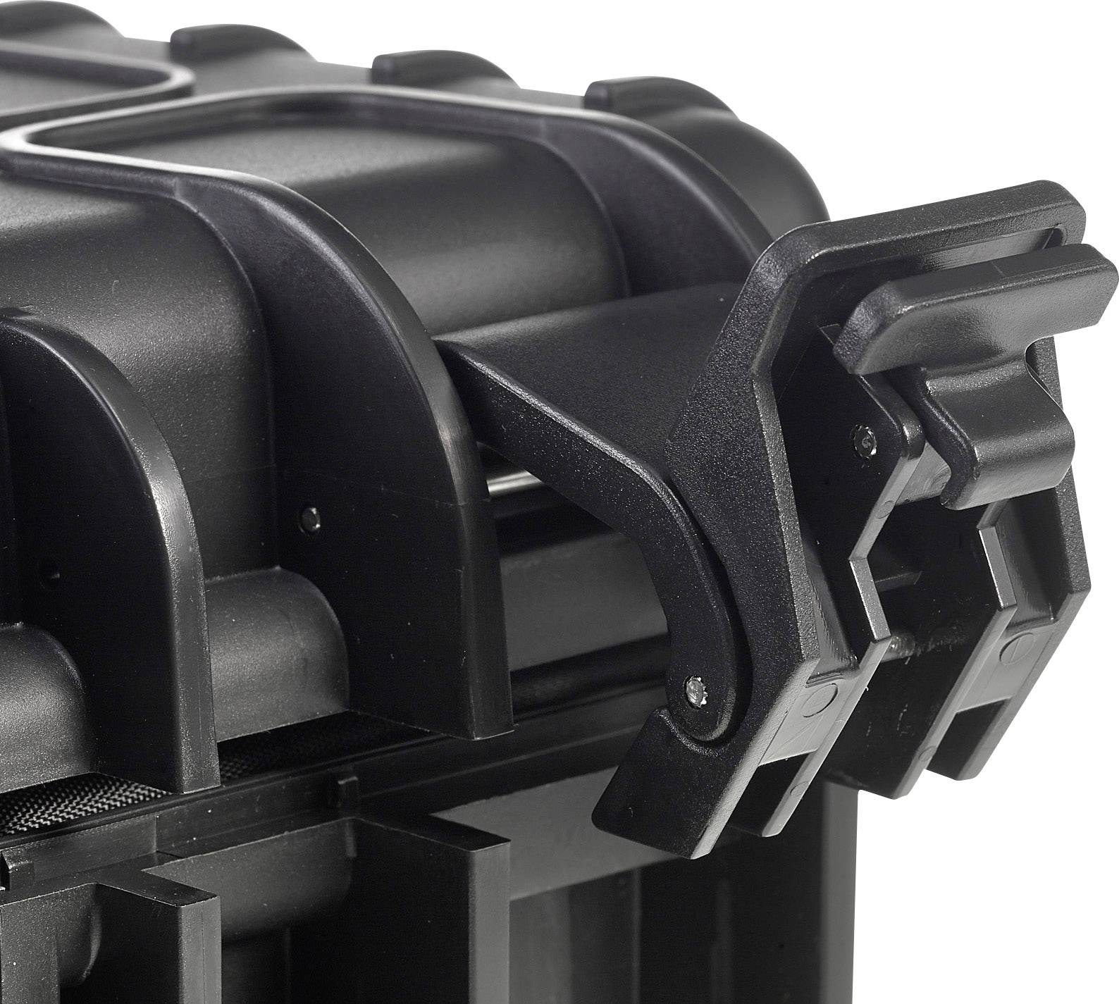 Zwarte, robuuste koffer met gedetailleerde close-up van een veilige sluiting.