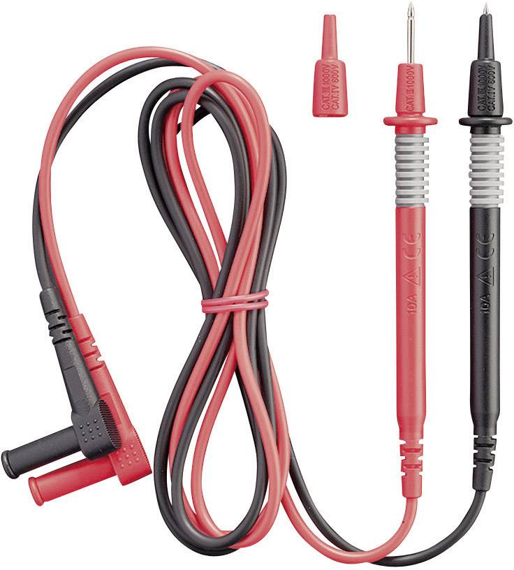 Een set rode en zwarte meetkabels met meetpennen en een aansluitstekker, gebruikt voor elektrische metingen.