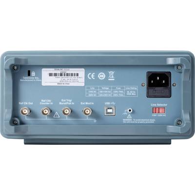Achteraanzicht van een elektronisch apparaat met meerdere ingangs- en uitgangaansluitingen en een netschakelaar.