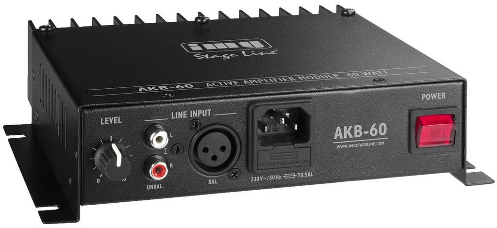 Een AKB-60 versterkermodule met volumeregelaar, audio-ingang en netschakelaar in een zwarte metalen behuizing.