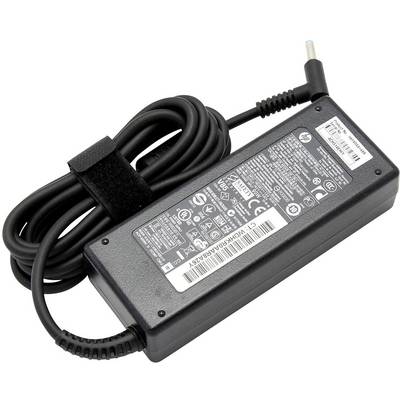 Een zwarte laptopoplader met kabel. Het heeft verschillende technische specificaties en symbolen op het oppervlak.