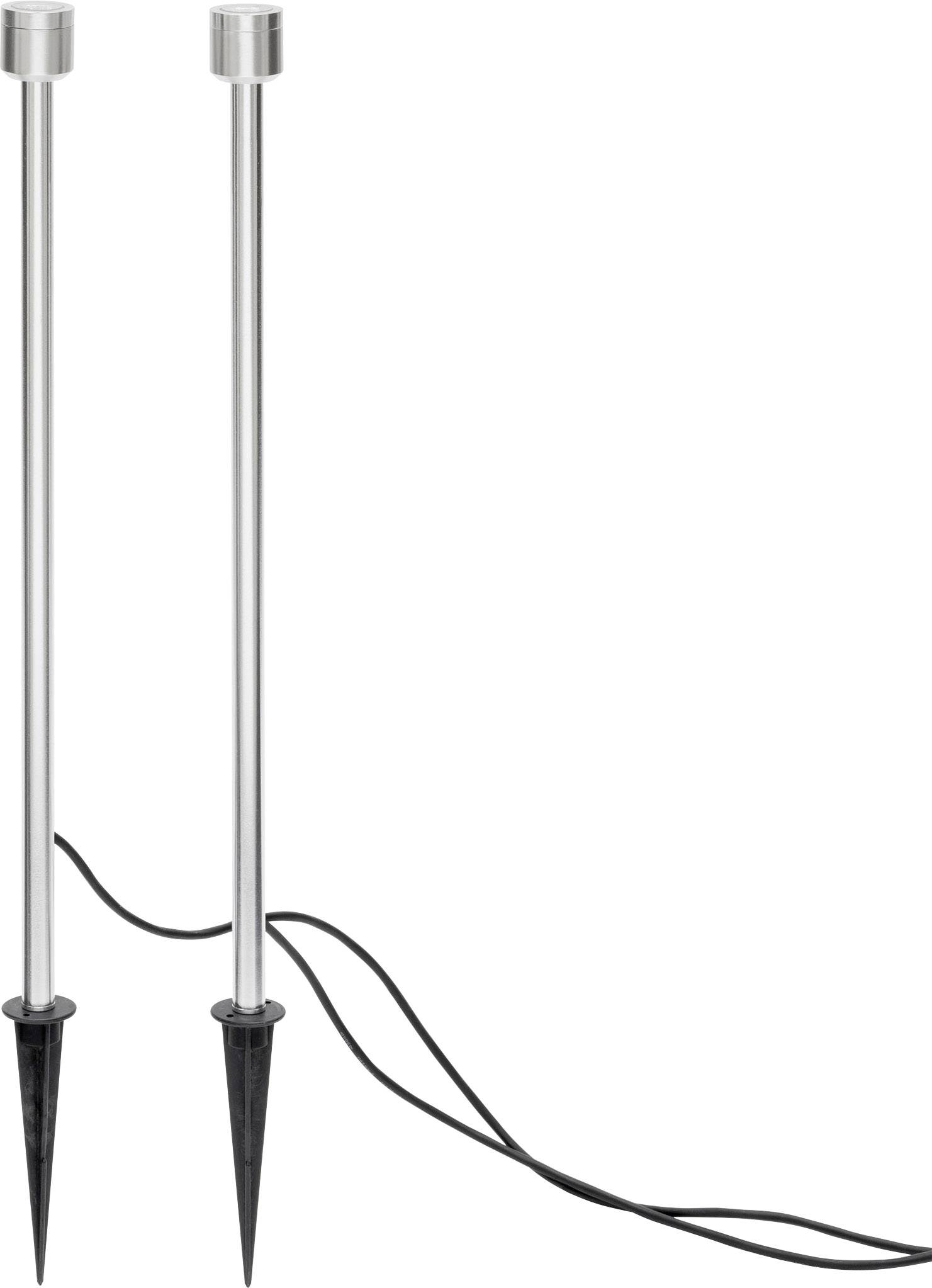 Twee slanke metalen staven met zwarte grondpennen en aangesloten kabels, waarschijnlijk bedoeld voor buitenverlichting.