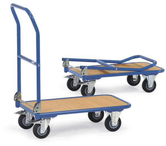 Twee platformwagens met blauwe handgrepen en houten vloeren, elk gemonteerd op vier wielen. Eén is ingeklapt, de andere staat rechtop.