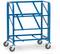 Blauwe rolwagen met vier wielen, drie niveaus en stalen frame. Geschikt voor transport en opslag.