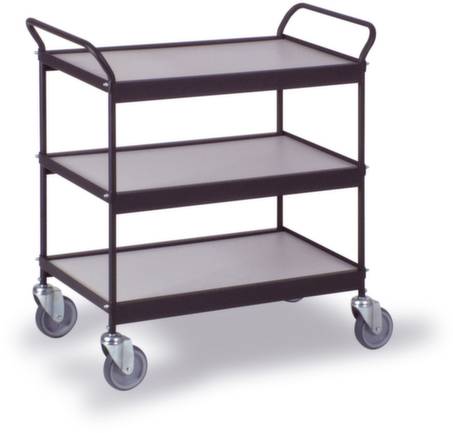 Een driedelige metalen trolley met vier wielen, geschikt voor het transport van voorwerpen in kantoren of magazijnen.