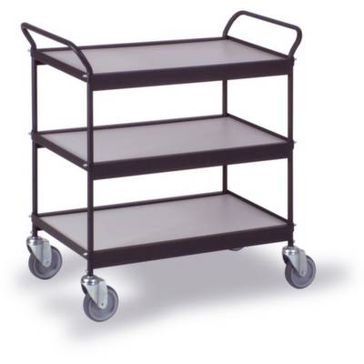 Een driedelige metalen trolley met vier wielen, geschikt voor het transport van voorwerpen in kantoren of magazijnen.