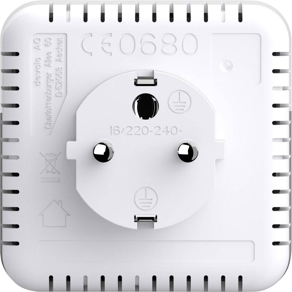 Achterzijde van een wit stopcontactapparaat met CE-markering en technische specificaties.