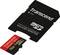 Zwarte Transcend microSD-adapter naast een rode 16GB Transcend microSD-kaart, die wordt geplaatst in de adapter voor gegevensoverdracht.