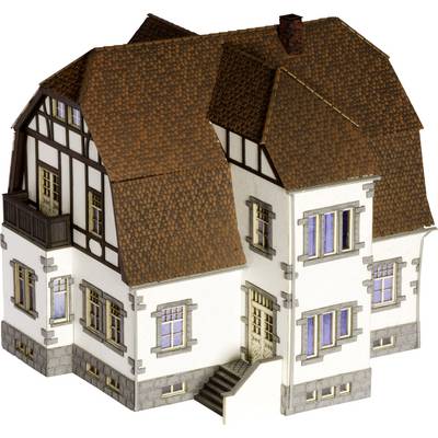 Model van een historisch huis met een rood pannendak en vakwerk. Meerdere ramen, een ingangsportaal, witte gevel.