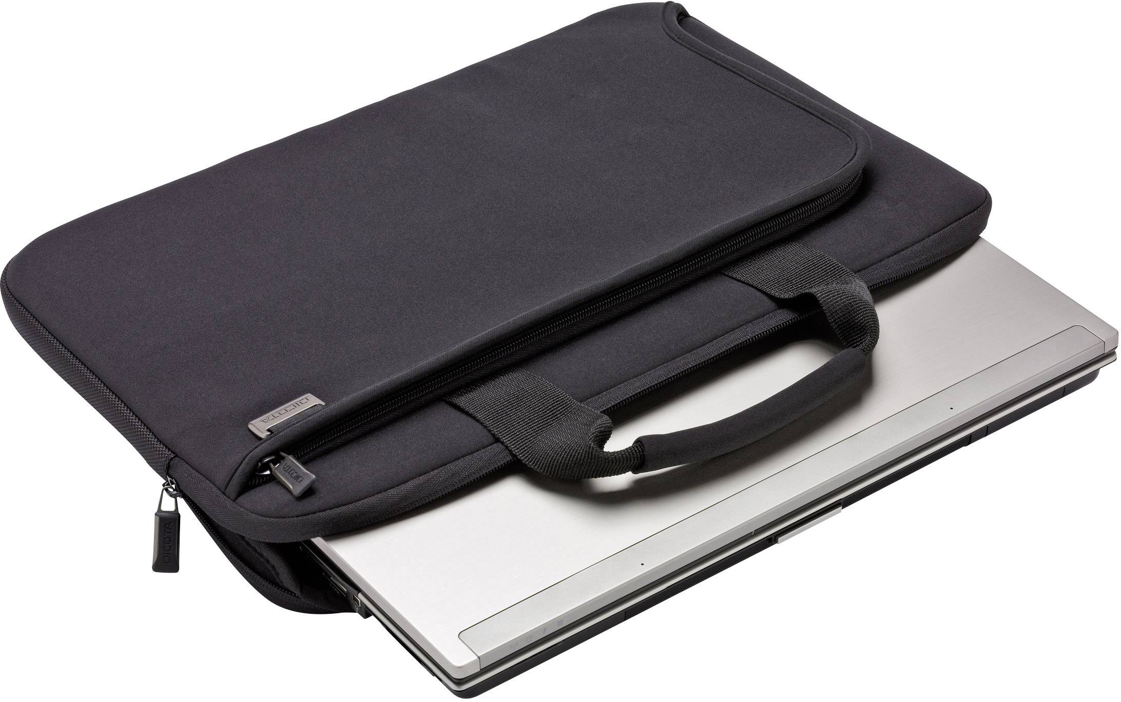 Een zilveren laptop, gedeeltelijk opgeborgen in een zwarte laptoptas met rits en handvat.