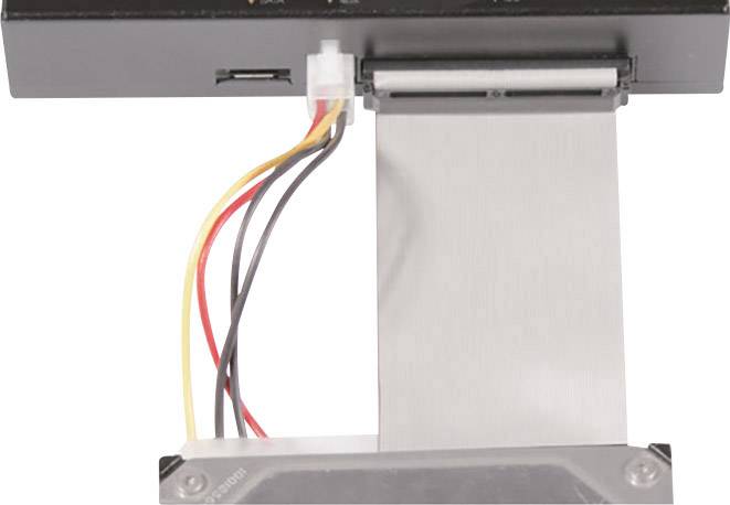 Een diskettedrive met zichtbare kabels en aansluitcomponenten.