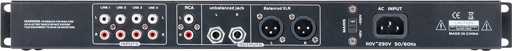 Achterkant van een audioapparaat met verschillende aansluitingen: cinch-ingangen, symmetrische uitgangen, XLR-aansluitingen en netvoedingsingang.