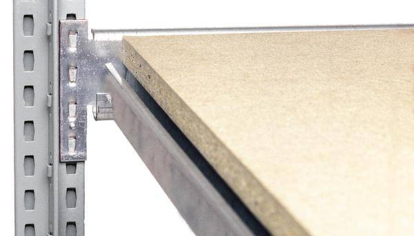 Close-up van een plankdrager die een houten plank ondersteunt op een metalen frame. Stabiliteitsverbinding duidelijk zichtbaar.