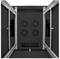 Zwart, leeg server-rack-behuizing met horizontale en verticale metalen steunen, gereed voor de installatie van servers.